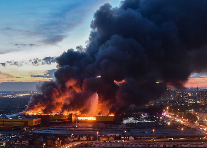 Incêndio em shopping em Moscou leva à retirada de 3.000 pessoas; há feridos