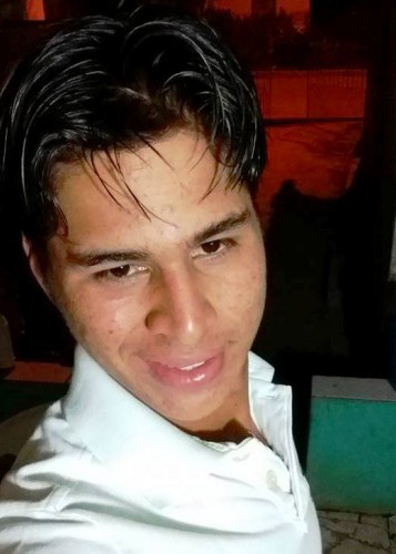 Jovem morre após capotar com carro a caminho de Regência