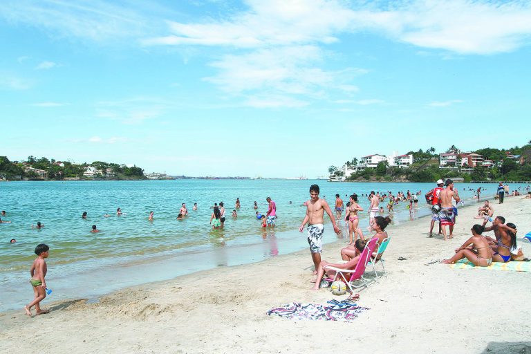 Feriado de sol e calor no Estado