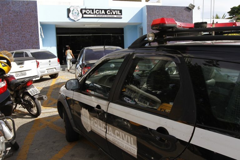 Falsos passageiros assaltam motorista de aplicativo
