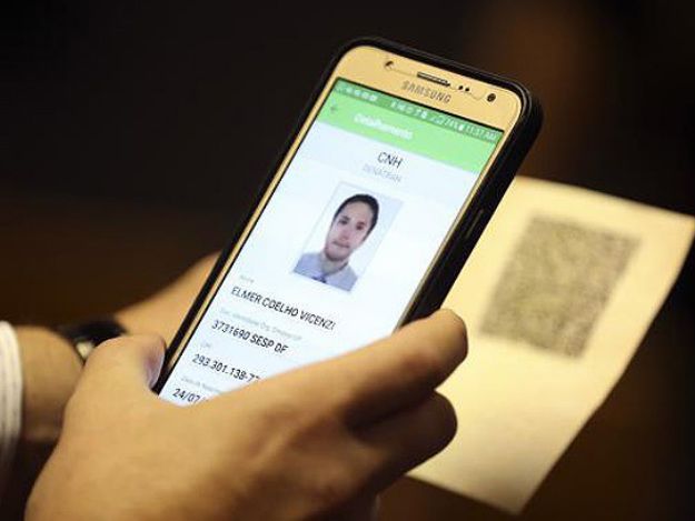 Carteira de Habilitação no celular estreia em Goiás 