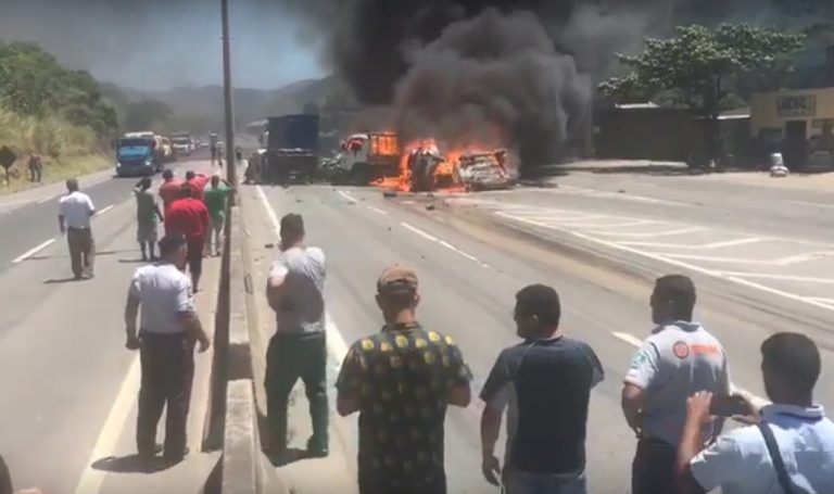 Sobe para quatro o número de mortos em acidente na BR-101 em Viana