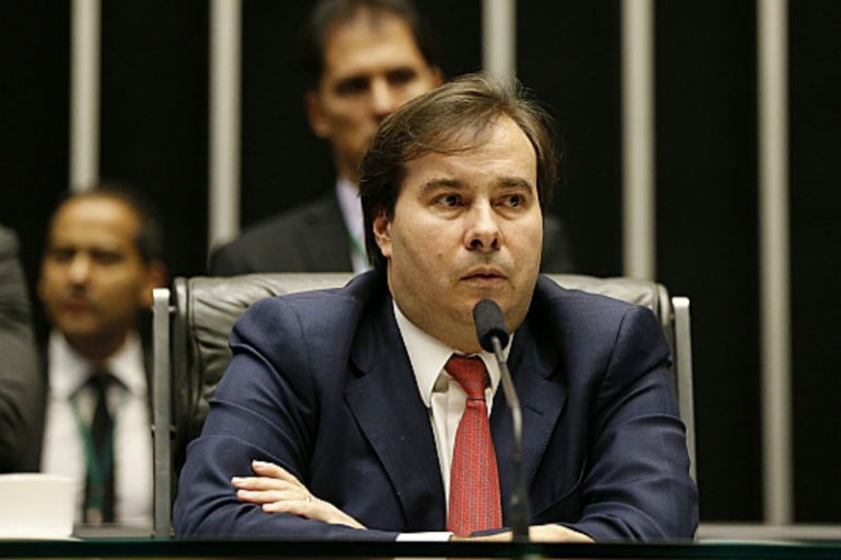 Maia diz que MP para elevar PIS e Cofins ‘não vai nem tramitar’