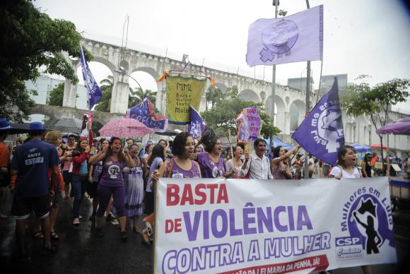 Senado muda Lei Maria da Penha e organizações pedem que Temer vete a proposta