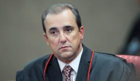 Ministro acusado de agressão diz que mulher escorregou em enxaguante bucal