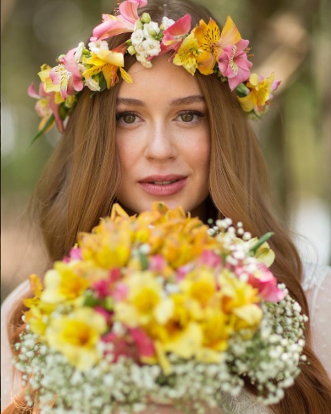 Marina Ruy Barbosa divulga fotos de seu casamento religioso