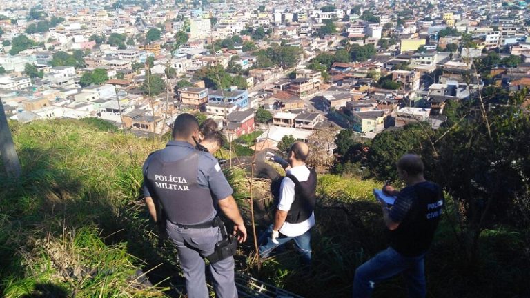 Homem é amarrado, amordaçado e executado a tiros em plena luz do dia