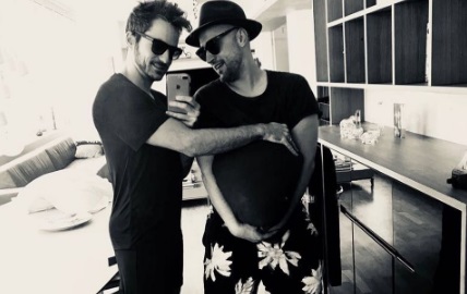 Paulo Gustavo e marido anunciam que serão pais de gêmeos