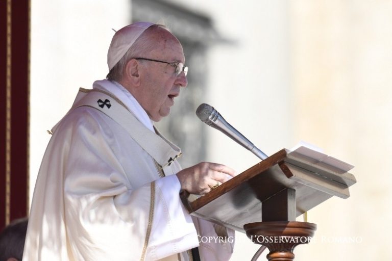 Papa Francisco canoniza 30 novos santos brasileiros