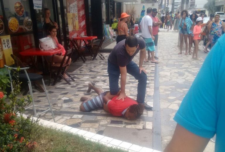 Homem invade terreno, cobra R$ 20 por vaga e é detido por secretário em Guarapari