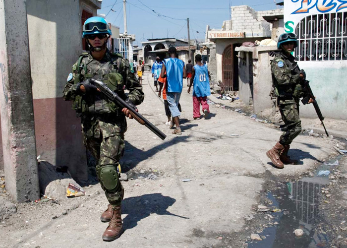 Após 13 anos, Brasil deixa o Haiti entre paz frágil e miséria