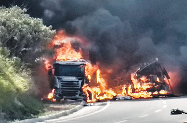 Polícia pede prisão de motorista que provocou 11 mortes na BR-101