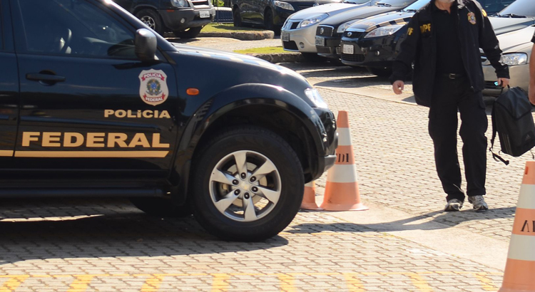 Polícia Federal cumpre mandados em operação sobre desvios na Petrobras