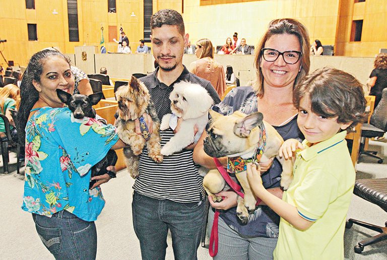 Um dia de cão na Assembleia