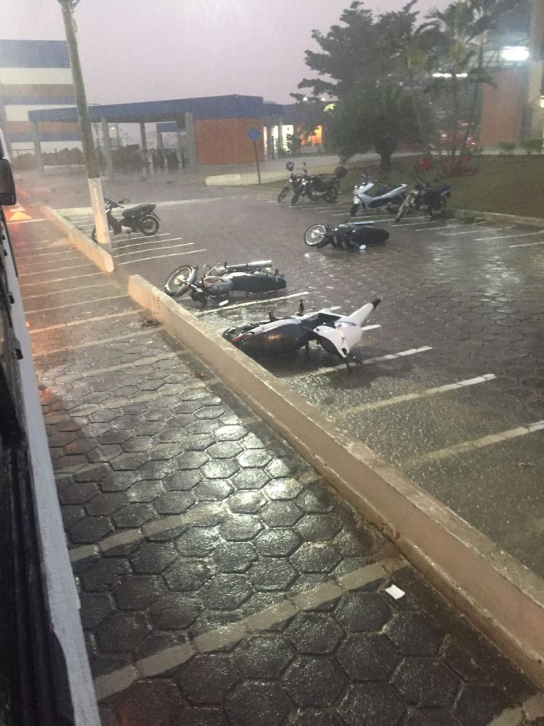 Chuva e ventania em Colatina