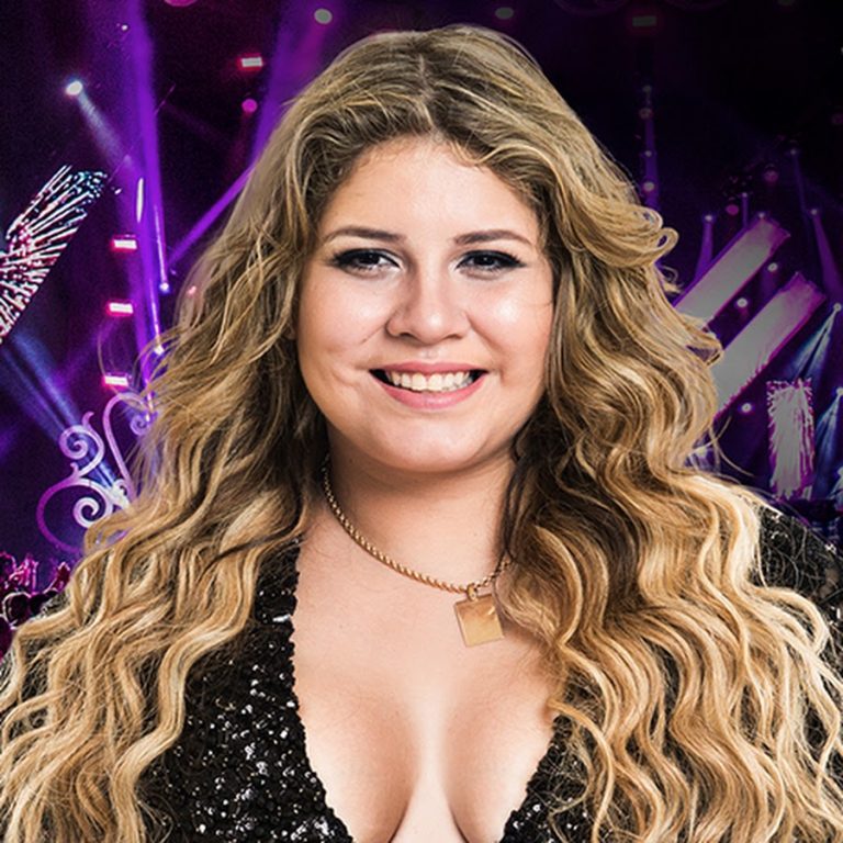 Marília Mendonça dá bronca em fã após ser atingida por celular durante show