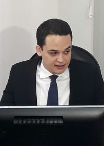 Veterinário suspeito de pedofilia tem mal súbito ao ser abordado pela polícia