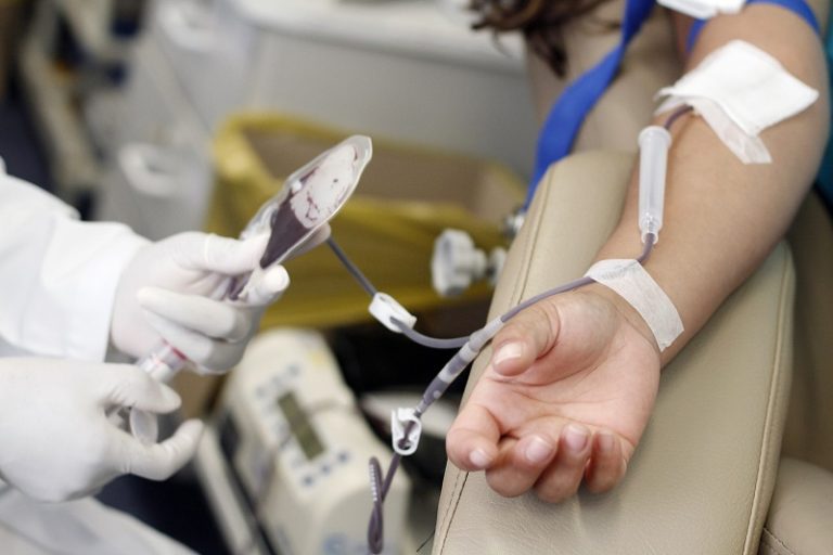 Supremo adia decisão sobre restrição à doação de sangue por homens gays