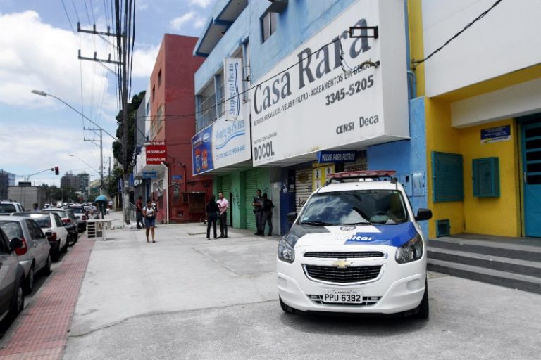 PM sobe morro após bandidos decretarem toque de recolher