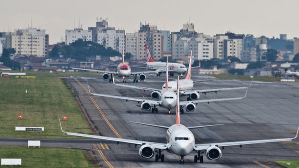 Regra para voo aos Estados Unidos não muda embarque, afirmam empresas