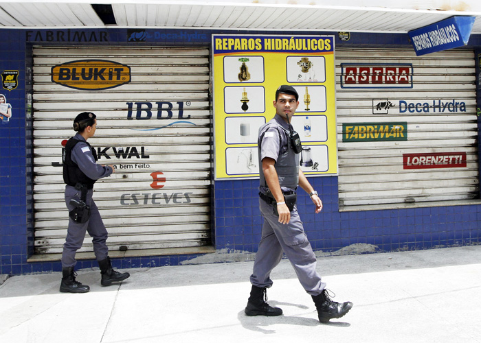 Comerciante da Leitão da Silva faz desabafo: “Fazer luto para bandido?”