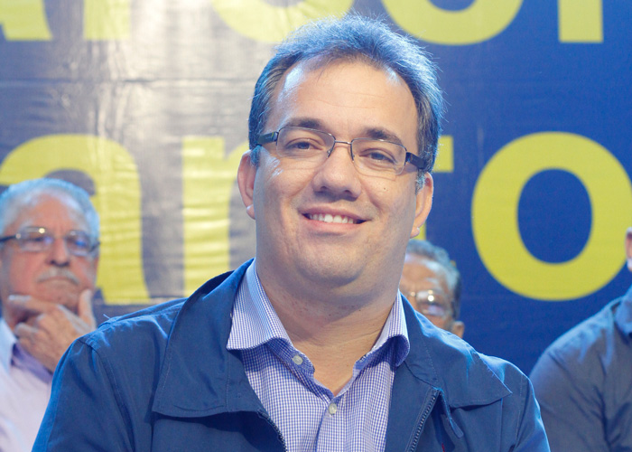 Tasso Jereissati manda PSDB filiar Octaciano