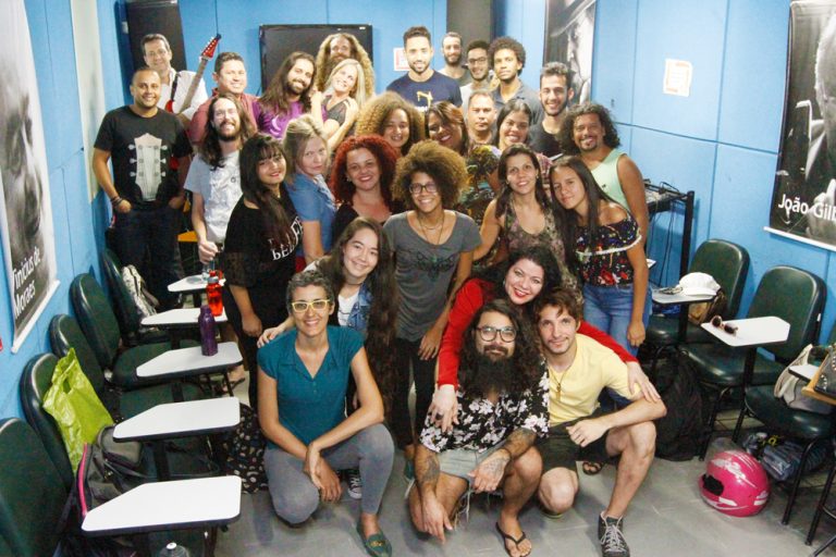 Personagens de ‘Hair’ vão invadir as ruas de Vitória