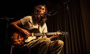 “Recomeçar”: Tim Bernardes libera álbum solo nas plataformas de streaming