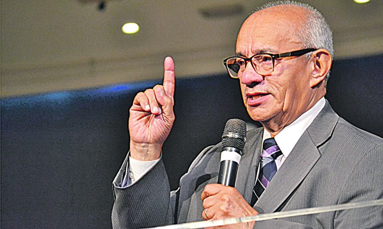 Religião: Escola bíblica para obreiros