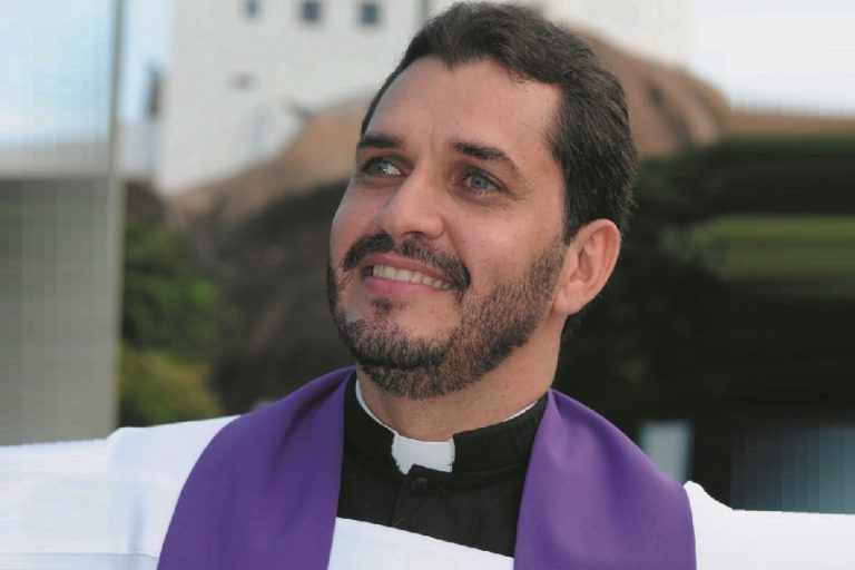 Religião: Show de padre Anderson Gomes no Convento