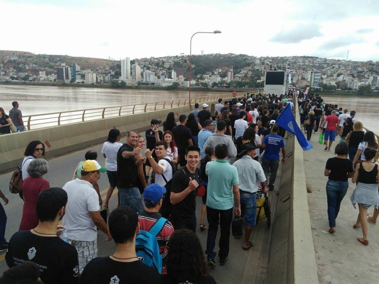 Protesto em Colatina lembra dois anos de tragédia no Rio Doce