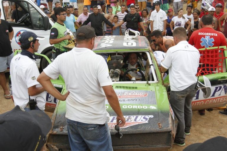 Etapa do Estadual de Velocidade na Terra é encerrada após acidente feio