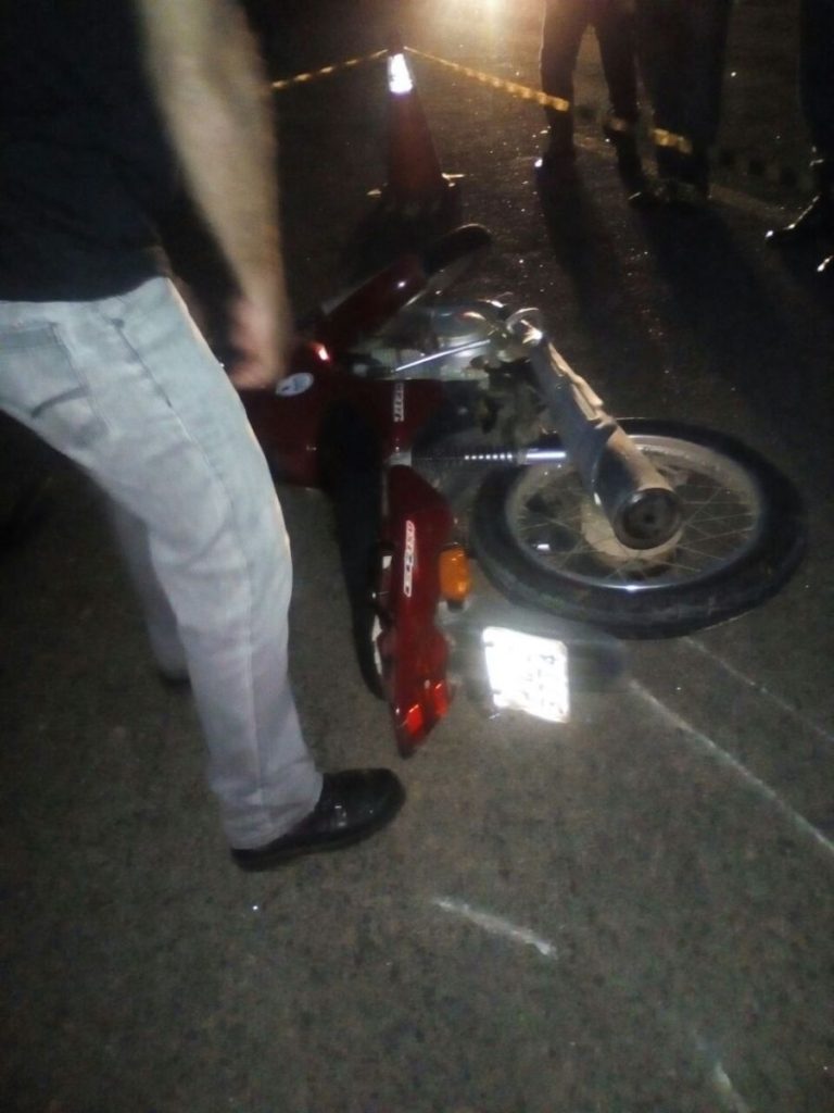 Motociclista de Presidente Kennedy morre após bater em vaca na pista