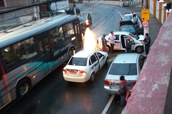 Polícia prende bandidos que roubaram motorista do Uber em Vitória