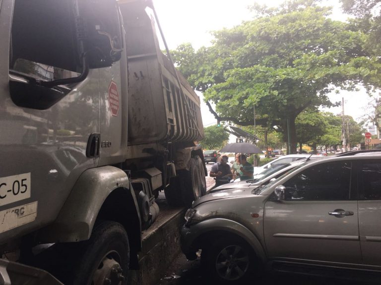 Morre motorista de caminhão que causou acidente na Praia do Canto