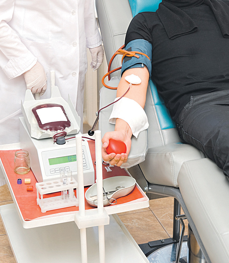 Infectologistas contra a restrição à doação de sangue por homossexuais