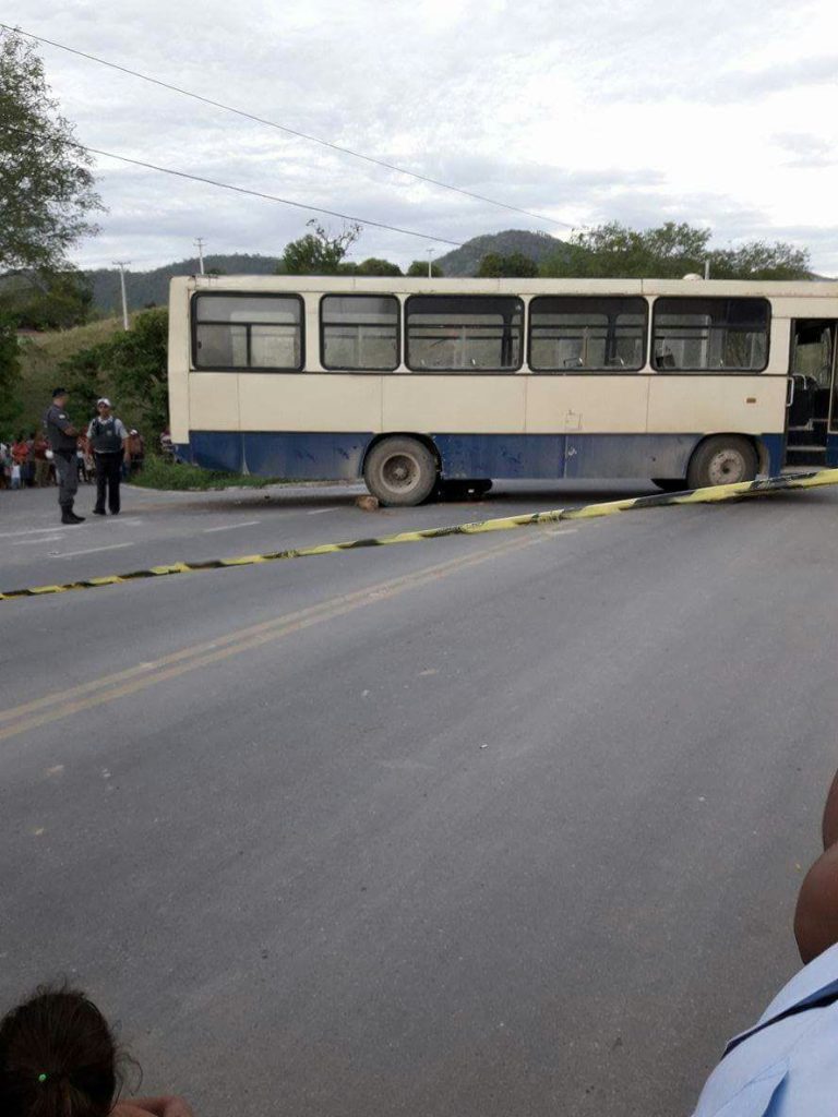 Motociclista morre em acidente com ônibus em Cachoeiro