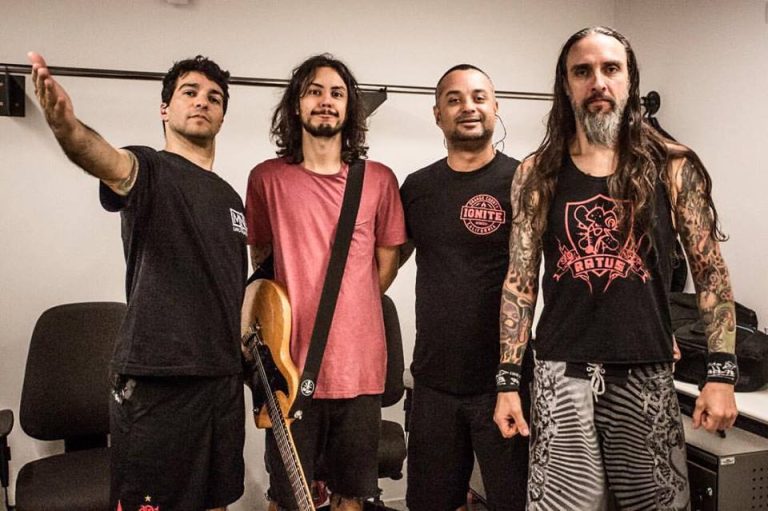 Documentário sobre a banda Dead Fish será exibido em cinema de Vitória