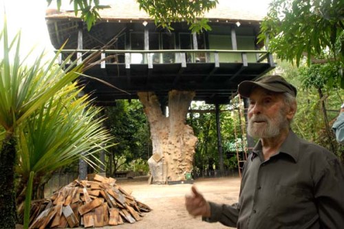 Morre, no Rio, artista plástico Frans Krajcberg