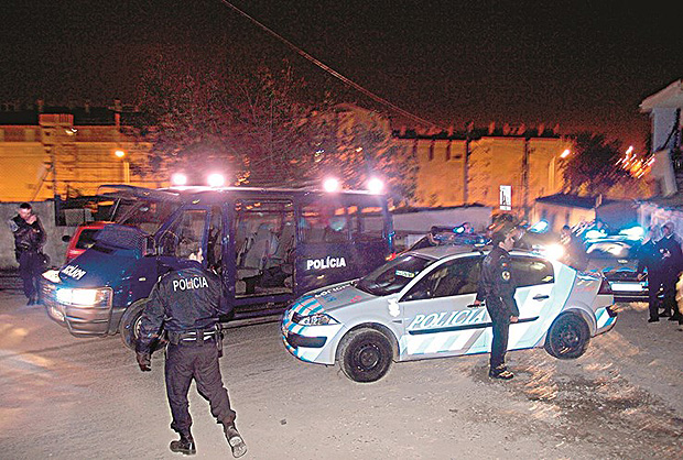 Brasileira é morta por engano pela polícia em Lisboa