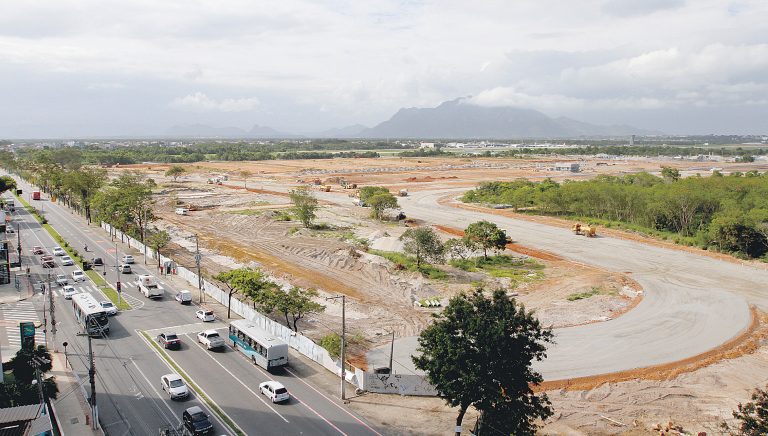 Acesso ao novo aeroporto começa a ser asfaltado