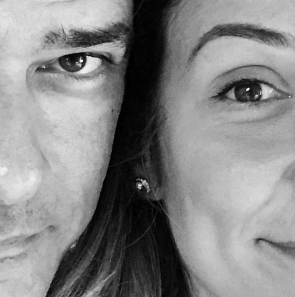 William Bonner publica foto com namorada e diz que antes estava ‘só, triste e ferido’