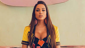 Anitta liberou na internet sua nova parceria com o cantor colombiano, J Balvin