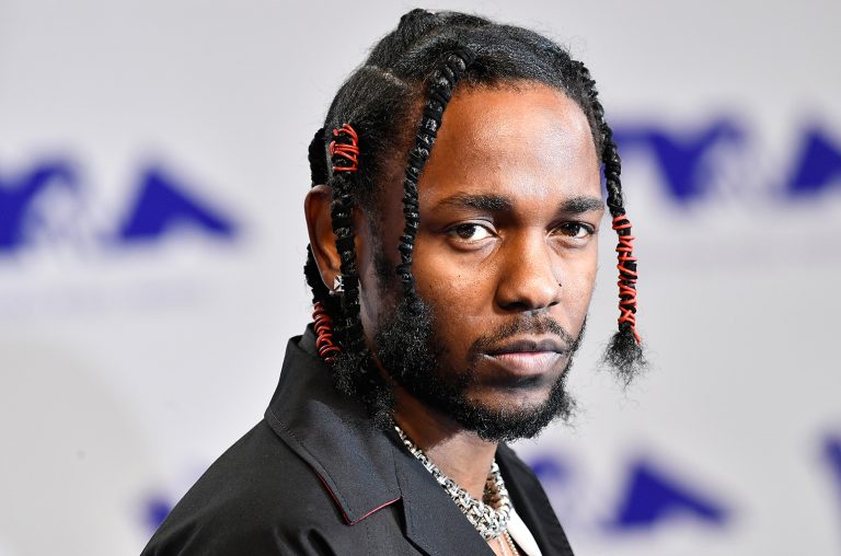 A prestigiada Revista Rolling Stone escolheu os 50 melhores álbuns de 2017 e endrick Lamar está no topo