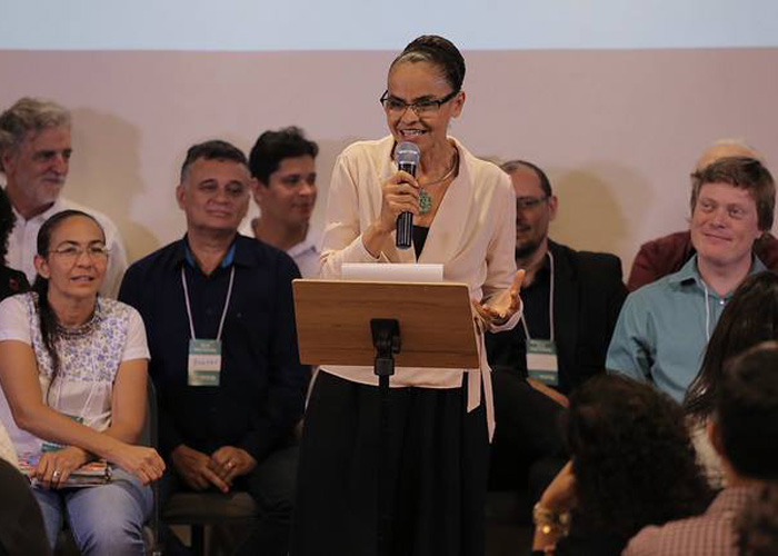 Marina encerra ‘ciclo de reflexão’ e se lança pré-candidata à Presidência