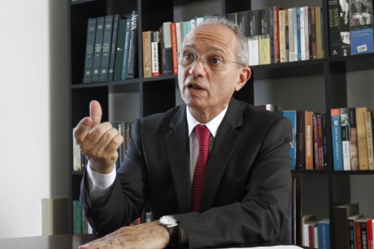 Governador veta projeto que proibia nus artísticos em espaços públicos