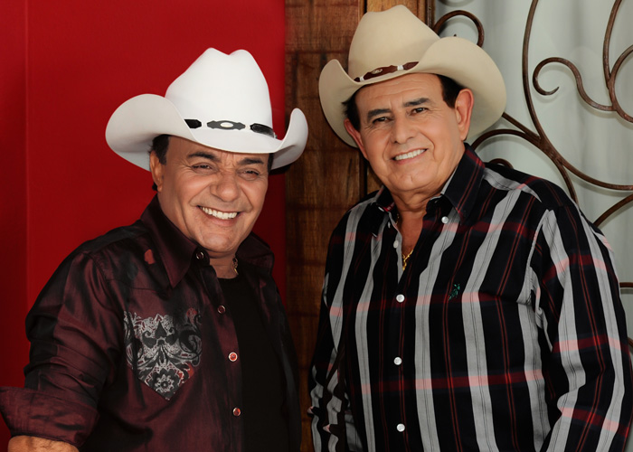 Noite de sertanejo e forró com Gino e Geno na Serra