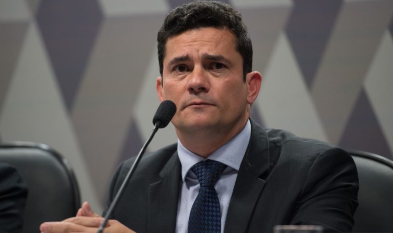 Moro sugere que Petrobras pague por denúncias internas de corrupção
