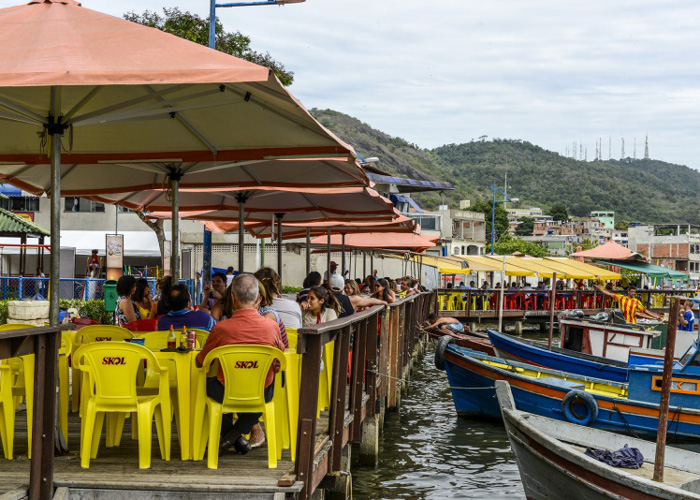 Para atrair clientes, restaurantes oferecem moqueca capixaba pela metade do preço