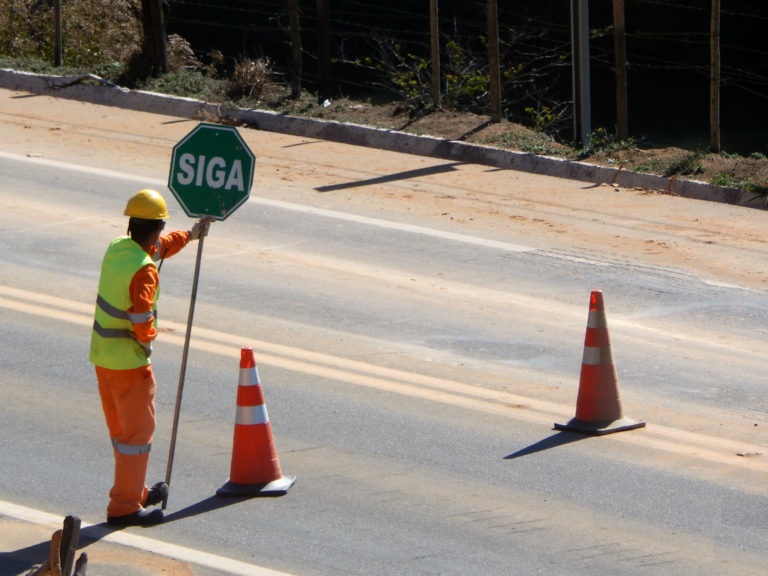 Motorista morre ao bater de frente com carreta na BR-101 em Conceição da Barra